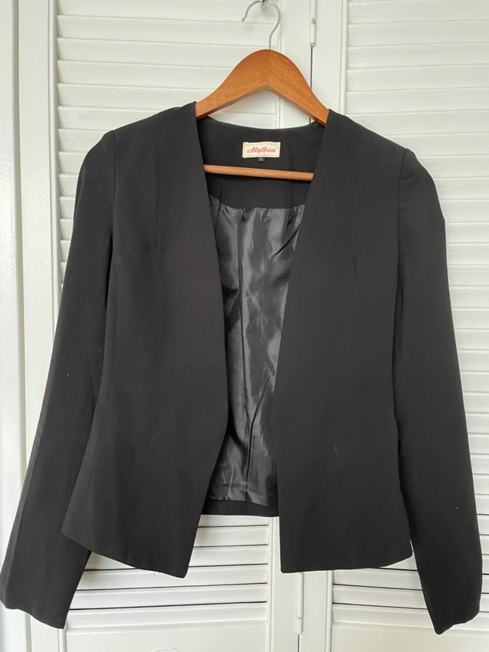 Sleek Black Open-Front Tailored Blazer